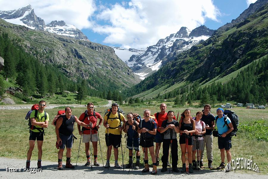 4 - Pont Valsavarenche - il gruppo CAI Zogno.JPG